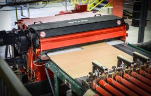 WEIMA Tiger 1800 zerkleinert CNC Holzabfälle