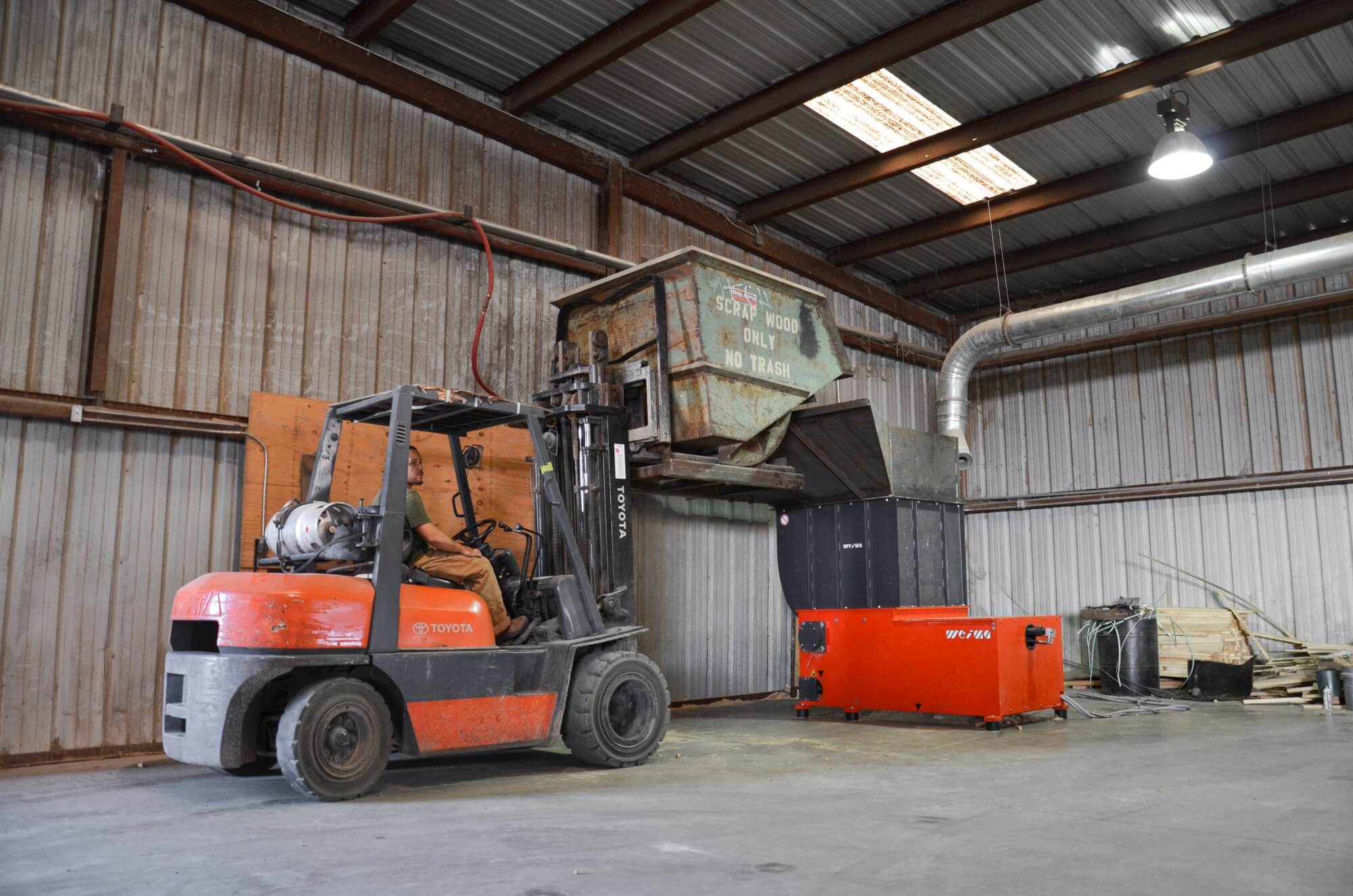 Befüllung WL 4 Einwellen-Shredder