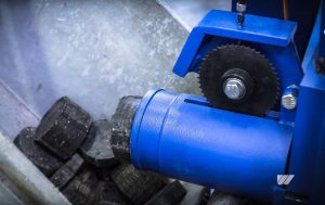 Produktion von Briketts aus Schaumstoff