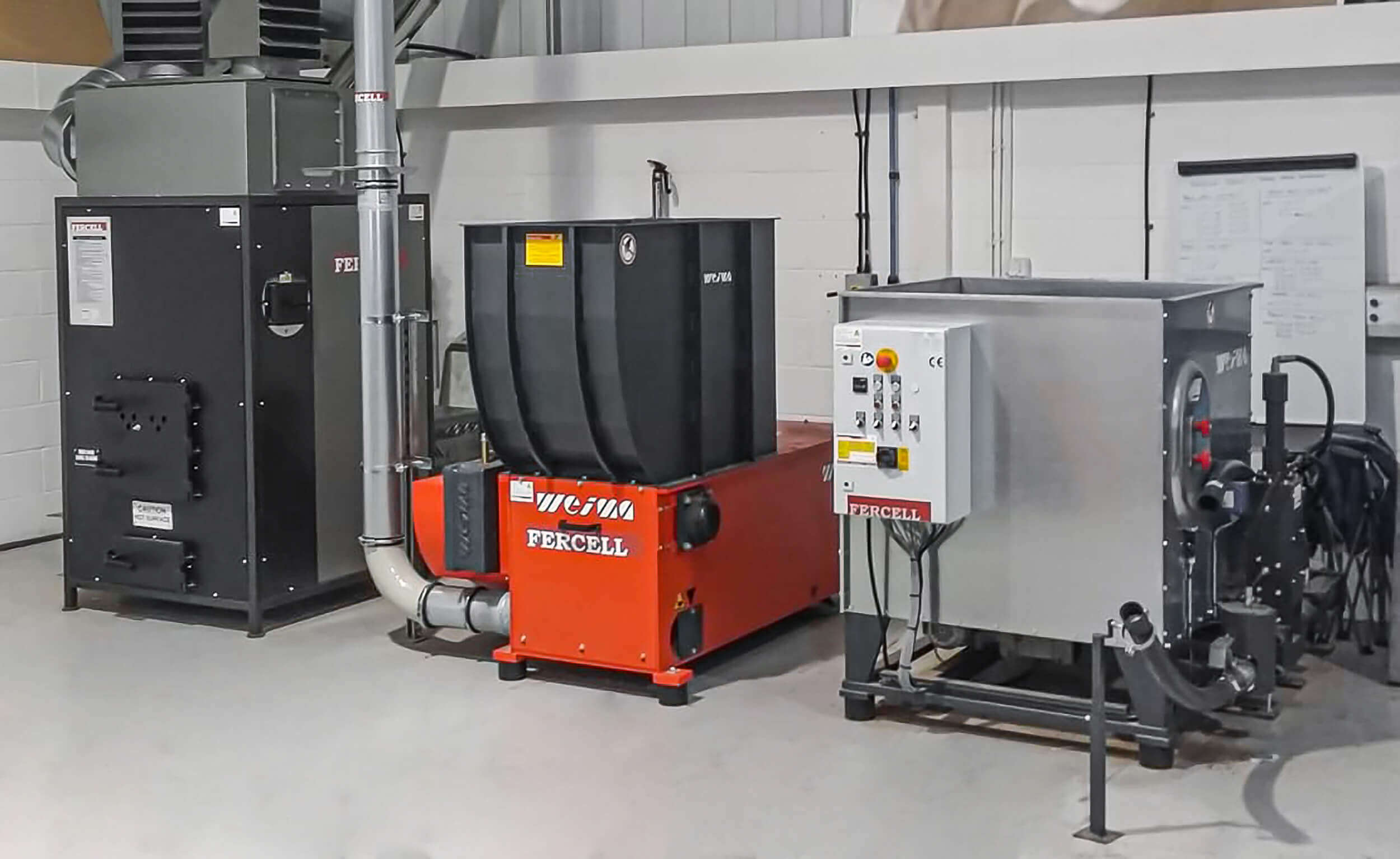 The WEIMA dream team for wood waste disposal: WL 4 and C 140 with a wood-burning oven