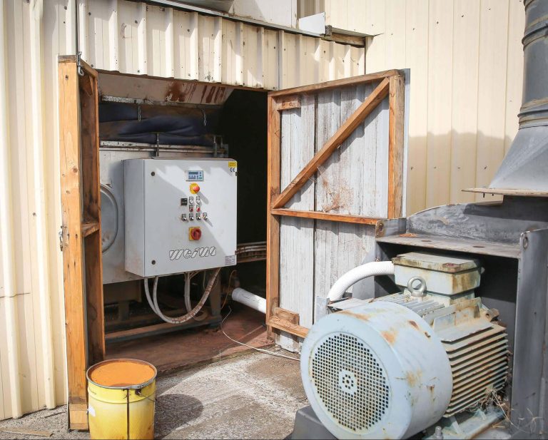 Schaltschrank an Brikettierpresse TH 814 bei Paarhammer in Australien