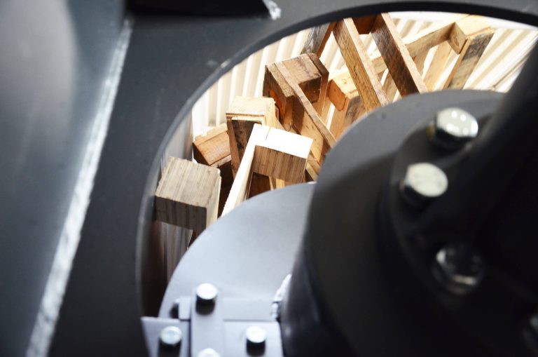 Europaletten werden geschreddert