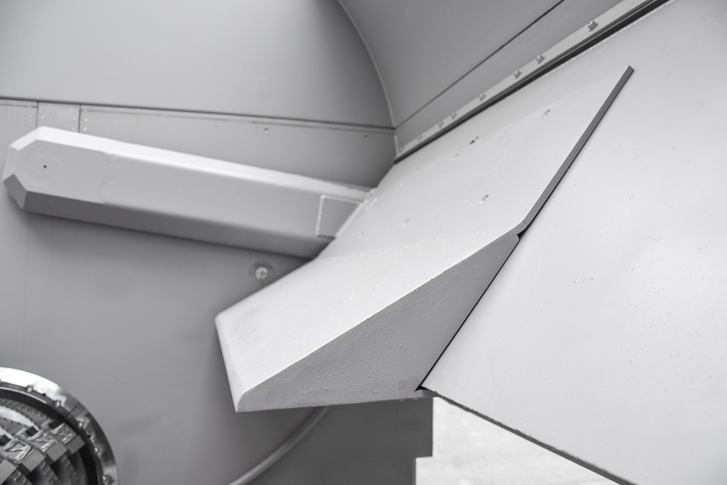 Innenraum eines WEIMA Shredders mit einem Schwingenschieber