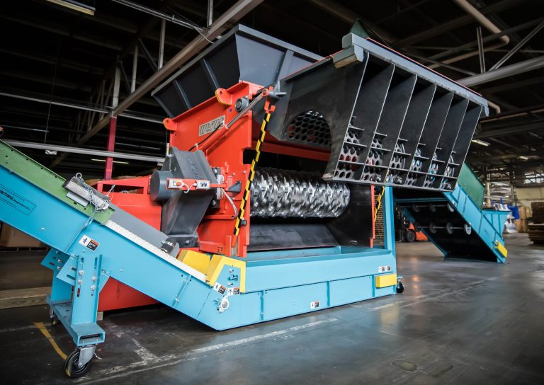 WEIMA S7.20 lift-up Shredder mit geöffnetem Siebkorb
