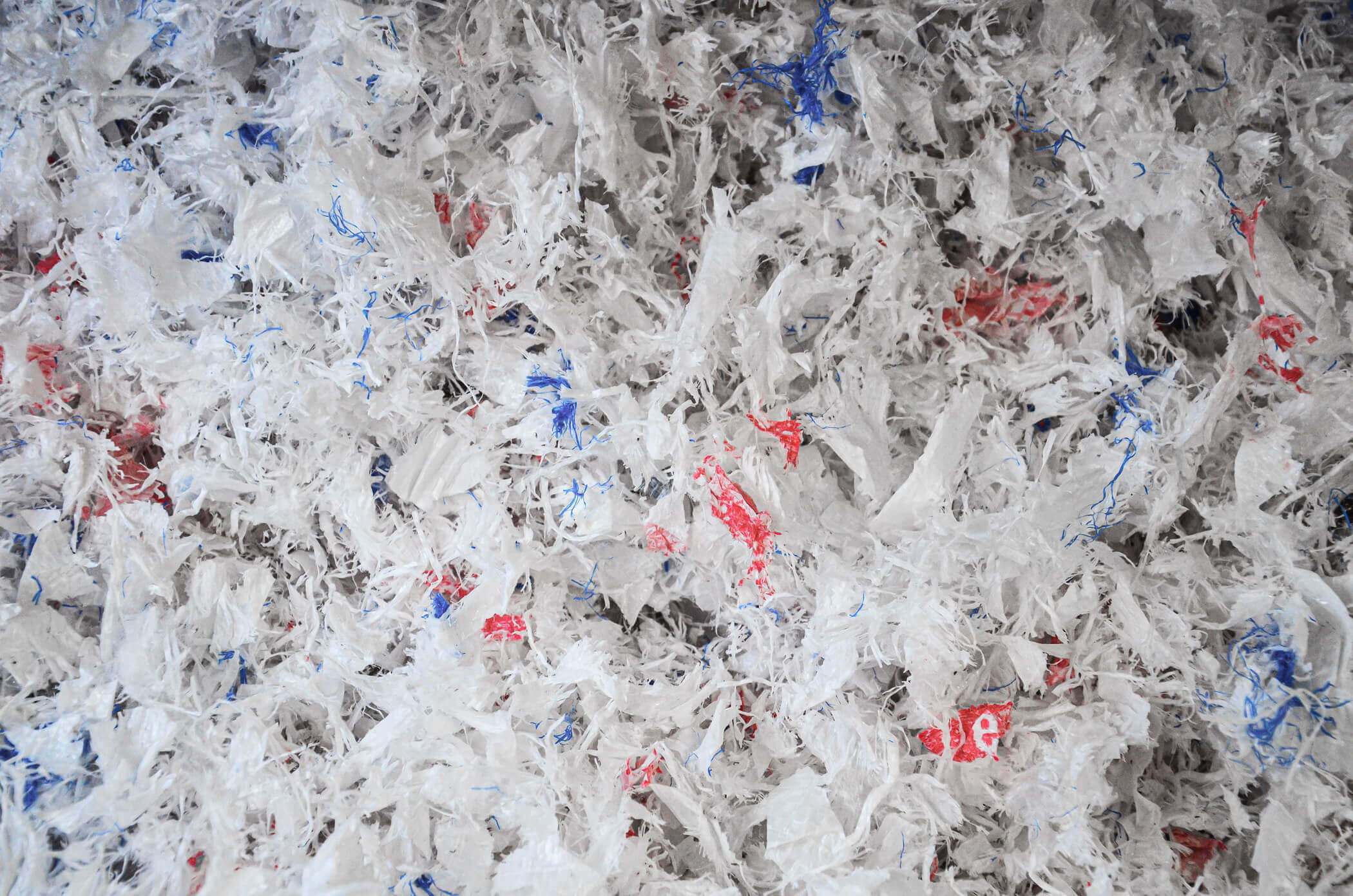 Abfälle können in beliebig einstellbaren Größen geschreddert werden