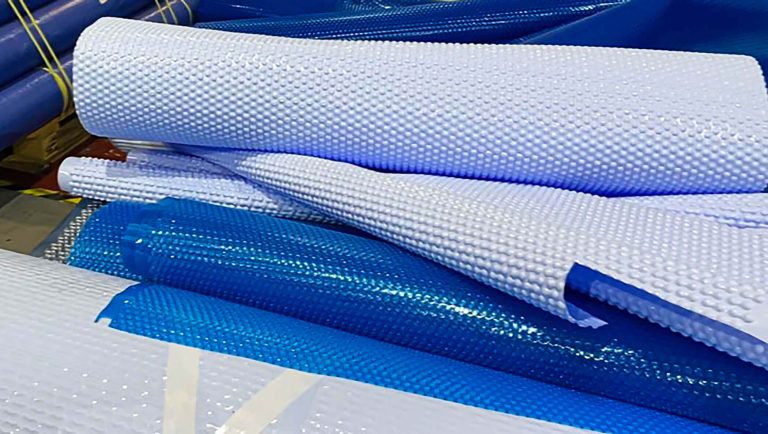 Blauer Produktionsausschuss Pollfolien bei Plastipack