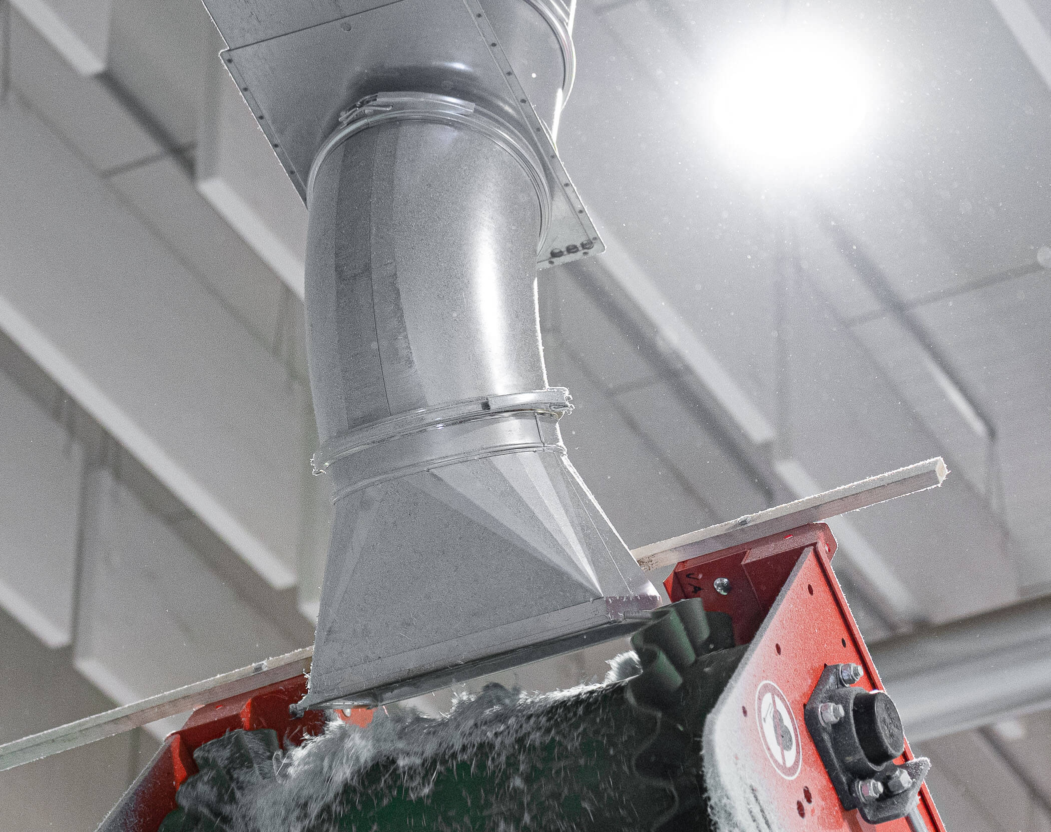 Absauganlage mit Förderband bei Healix