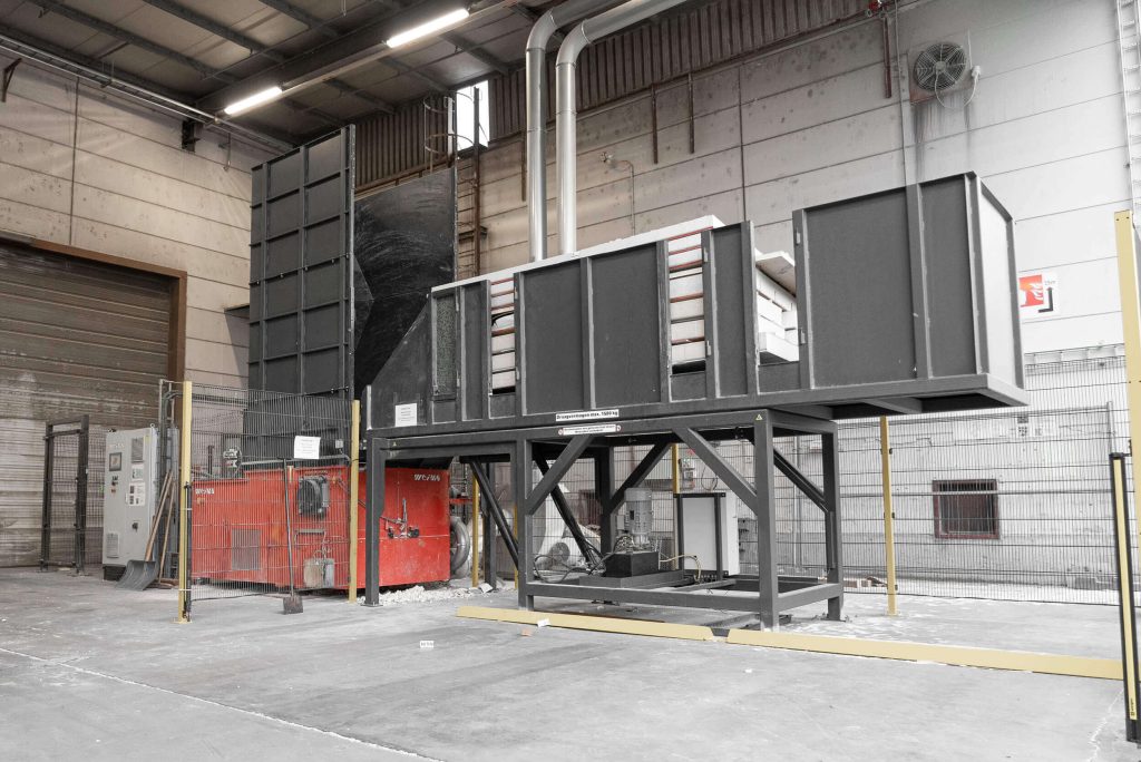 WEIMA WLK 1500 Shredder mit hydraulischem Kipptisch bei UNILIN