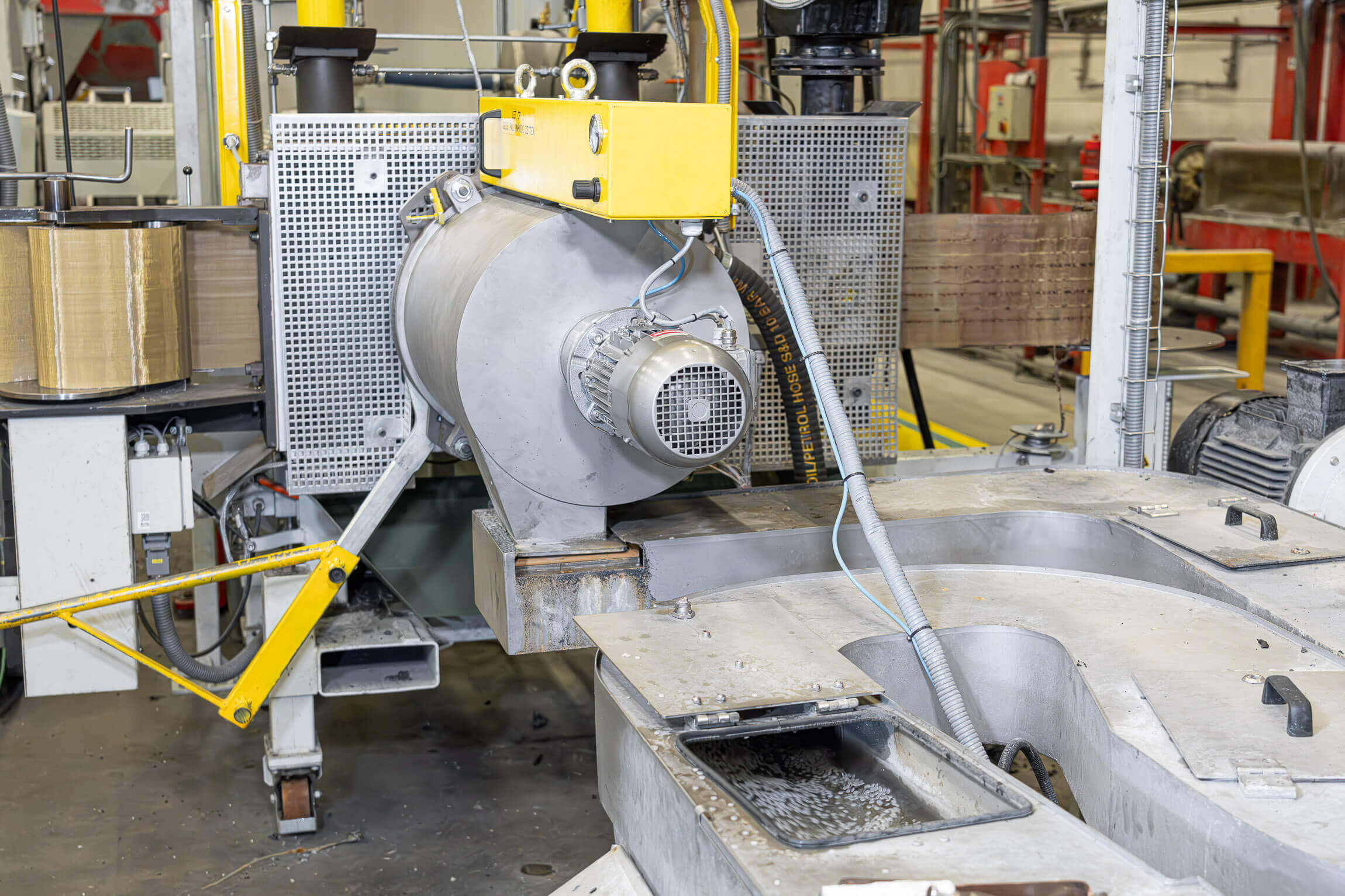 The extruder from NGR with water cooling system for the regranulates