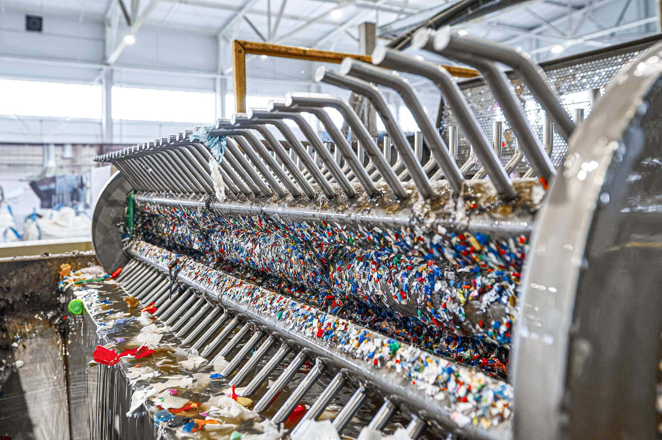 Post-consumer plastic washing system
