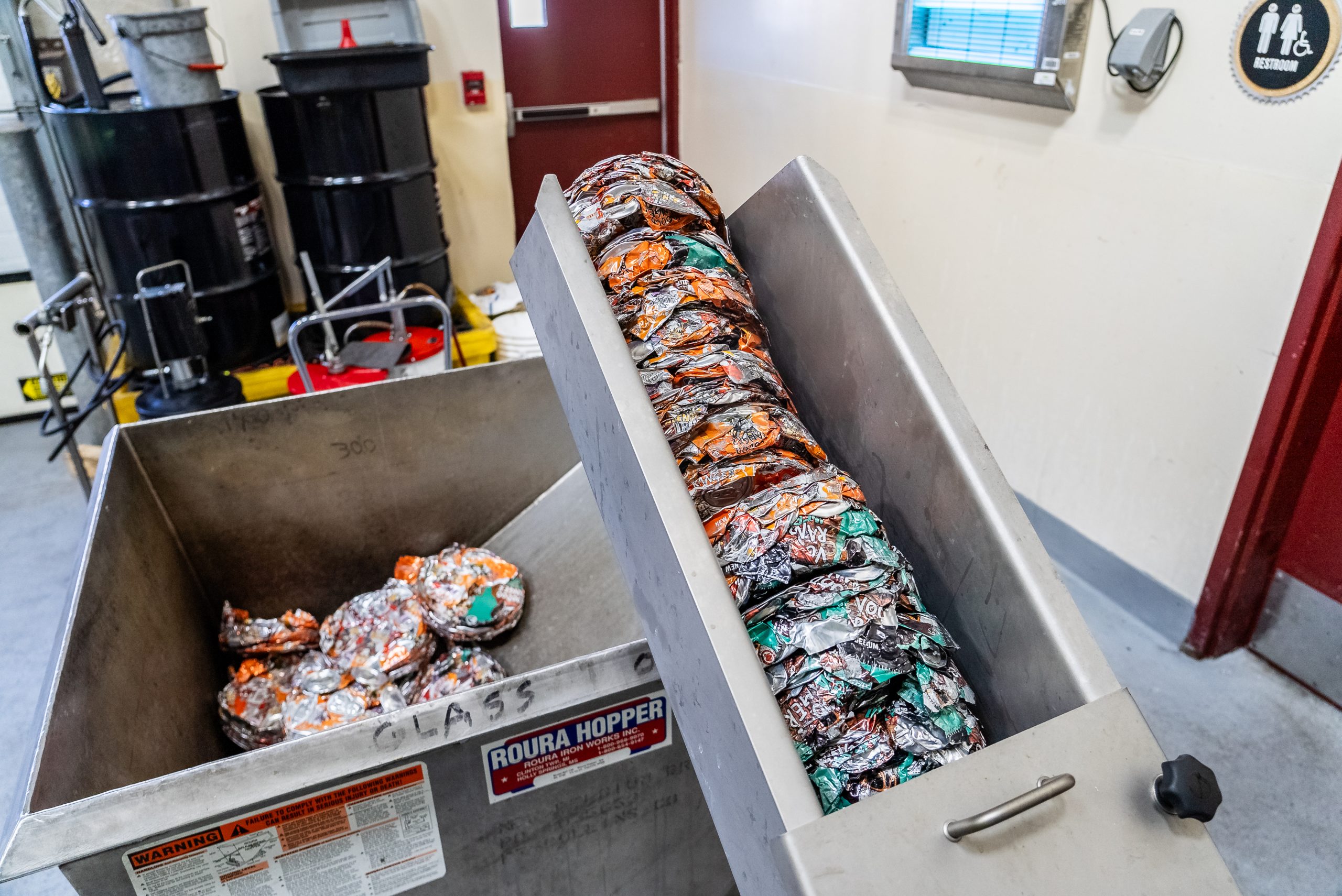 WEIMA G.200 drainage press with crushed cans