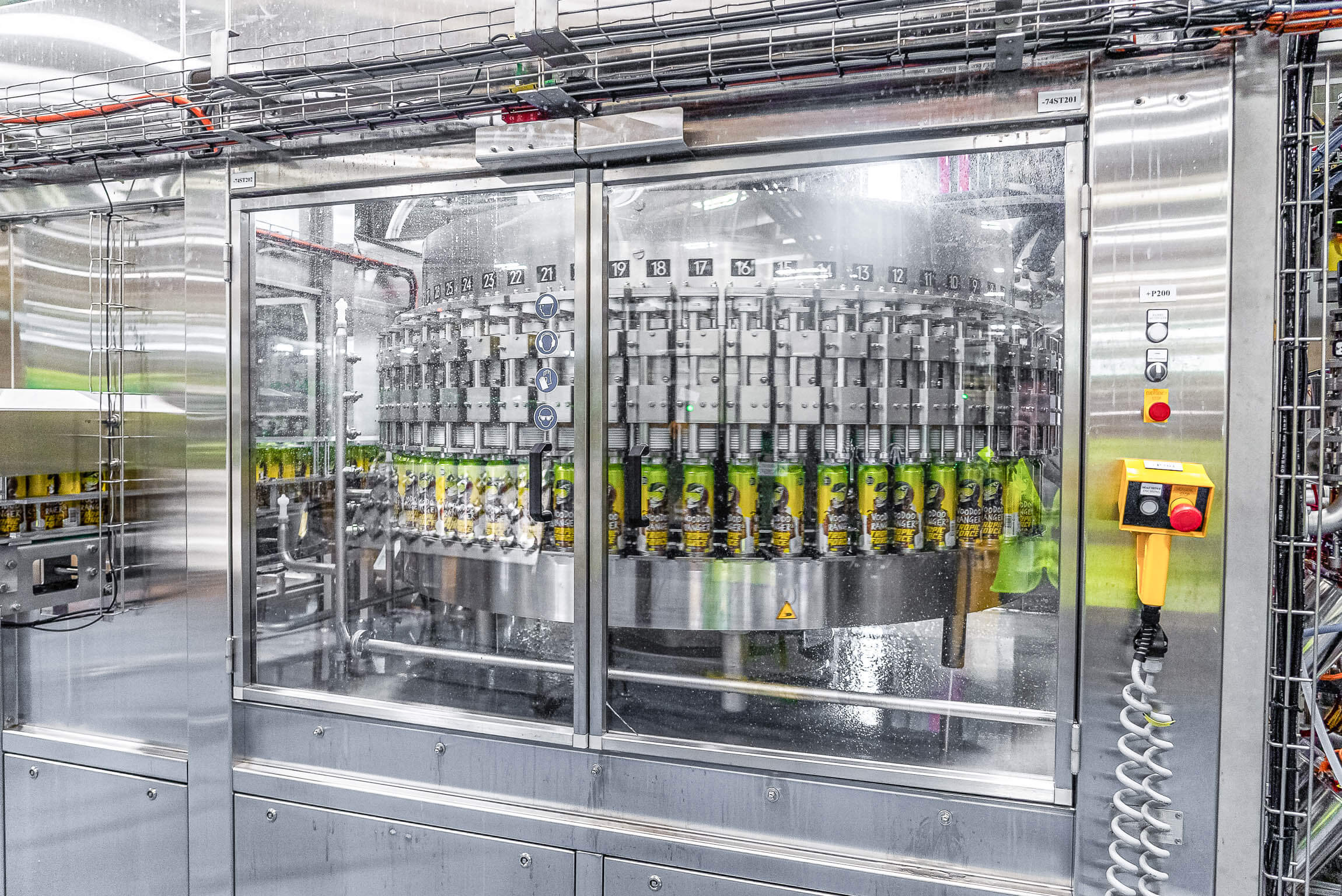 Befüllung der Bierdosen mit Voodoo Ranger Tropic