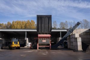 In the foreground is a WEIMA 2500 Powerline on the Remondis company premises in Rostanga