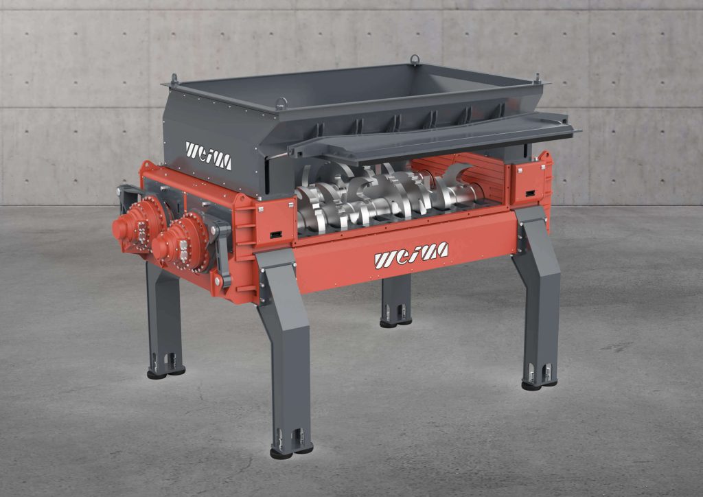 Seitenansicht des WEIMA Zweiwellen-Shredders M8.28 mit offener Wartungsklappe