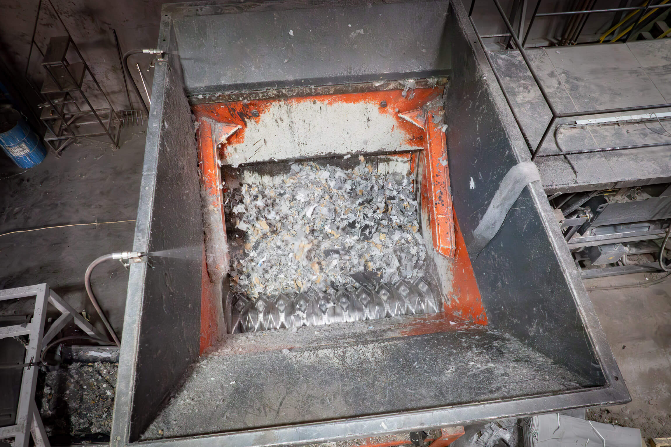 View of the WEIMA PowerLine rotor shredding industrial waste